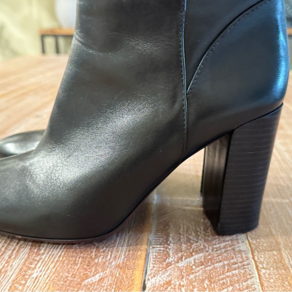 Tory Burch Elegant Black Knee-High Boots size 9 - Picture 6 of 12
